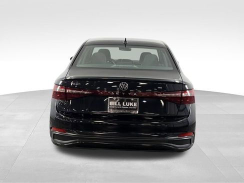 Used 2025 Volkswagen Jetta Sport FWD image 9