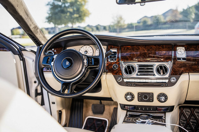 Used 2013 Rolls-Royce Ghost RWD image 56