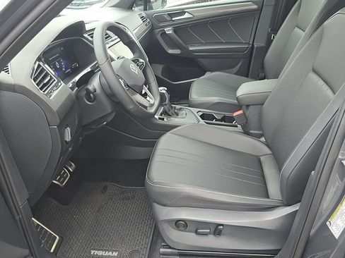 Used 2024 Volkswagen Tiguan SE R-Line image 16