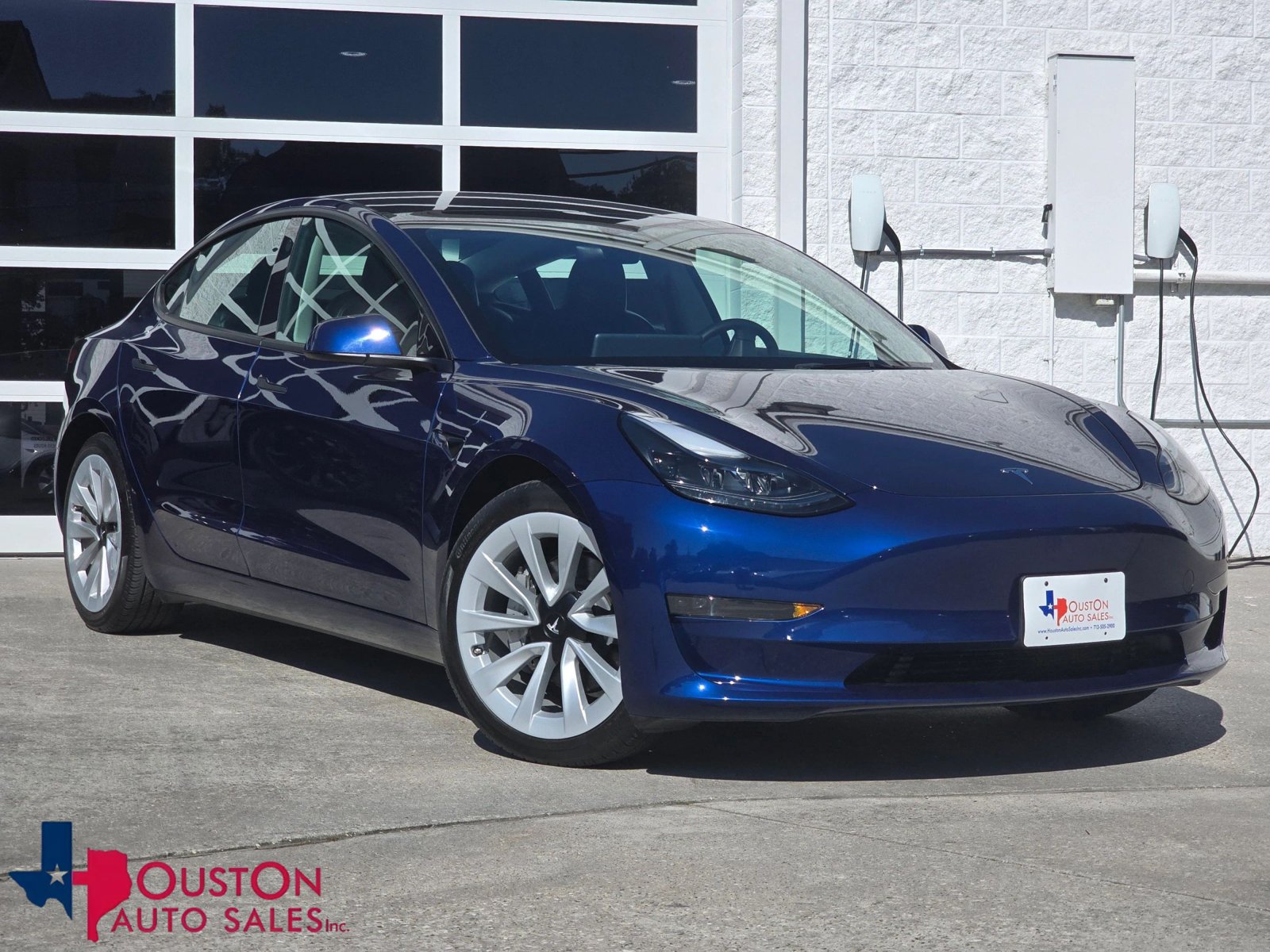 Used 2023 Tesla Model 3 Standard Range RWD image 1
