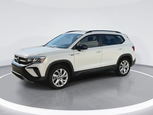 Used 2023 Volkswagen Taos S w/ Driver Assistance Package AWD/4WD image 5