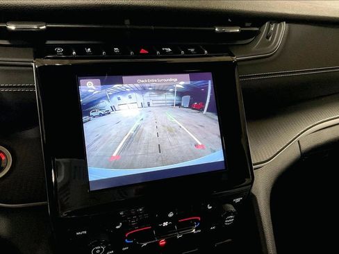 Used 2023 Jeep Grand Cherokee Altitude image 20