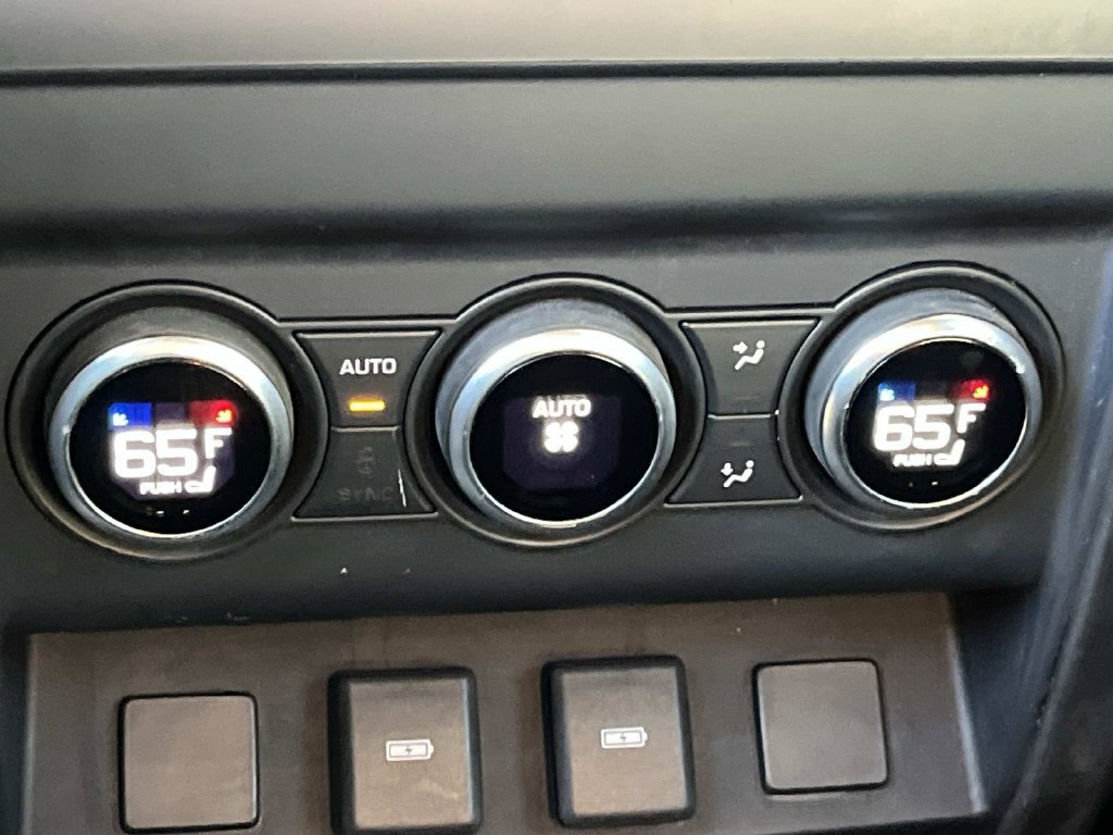 Used 2023 Land Rover Defender 110 X-Dynamic SE AWD/4WD image 19