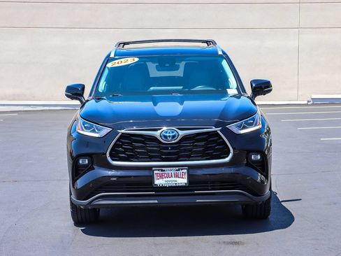 Used 2023 Toyota Highlander Limited AWD/4WD image 2