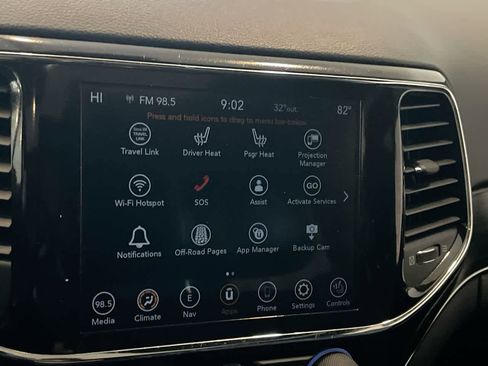 Used 2022 Jeep Grand Cherokee Limited image 16