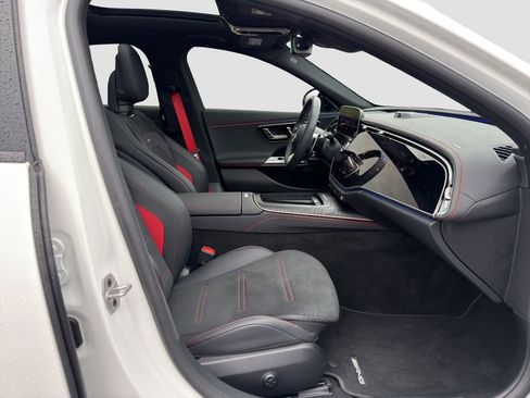 Used 2025 Mercedes-Benz E 53 AMG e 4MATIC Sedan image 29
