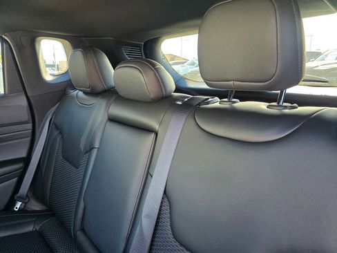 New 2026 Jeep Compass Latitude image 9