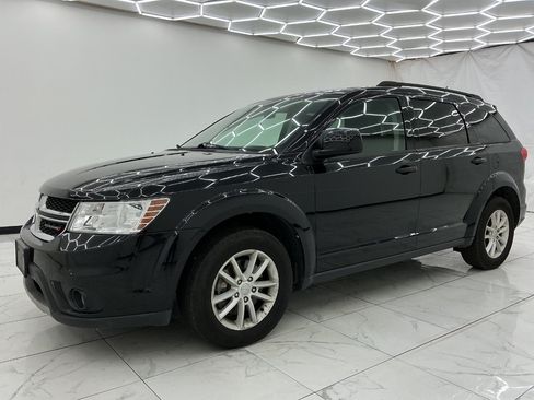 Used 2015 Dodge Journey SXT w/ Flexible Seating Group FWD image 1