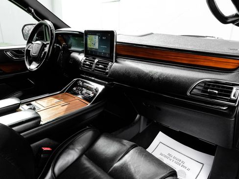 Used 2019 Lincoln Navigator Select w/ Technology Package image 7