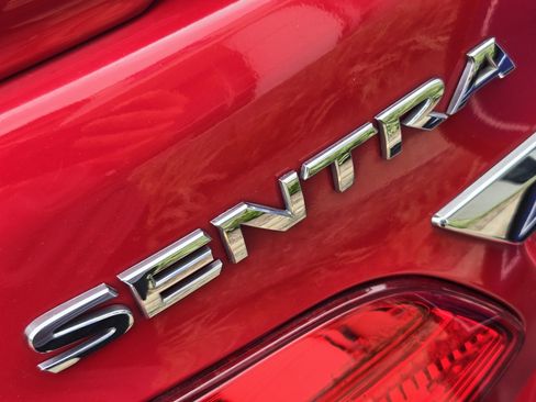 Used 2017 Nissan Sentra SR FWD image 8