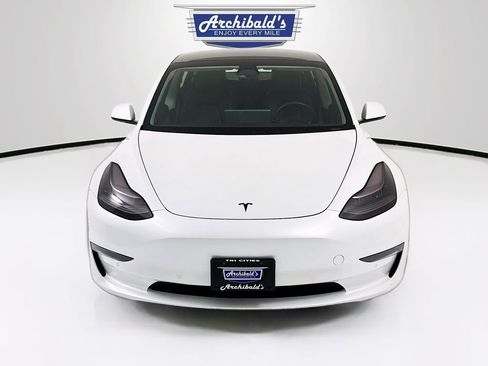 Used 2020 Tesla Model 3 Standard Range Plus image 2