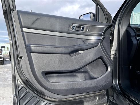 Used 2019 Ford Explorer XLT FWD image 27