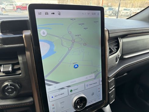 Used 2024 Ford F150 Lightning Lariat image 21