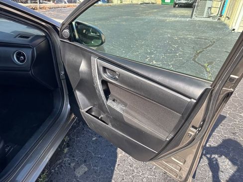Used 2019 Toyota Corolla LE FWD image 60
