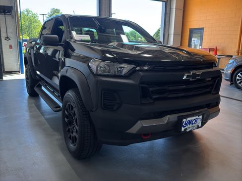 Used 2024 Chevrolet Colorado Trail Boss AWD/4WD image 7
