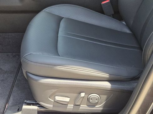 New 2026 Kia Sorento S FWD image 17