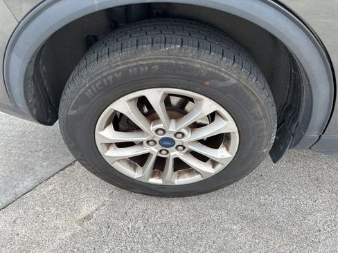 Used 2020 Ford Escape SE image 10