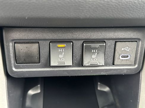 Used 2024 Toyota Corolla Cross XLE image 23