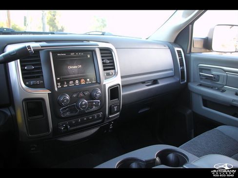 Used 2017 RAM 2500 SLT w/ Luxury Group RWD image 20