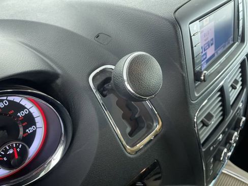 Used 2012 Dodge Grand Caravan SXT w/ Entertainment Group 1 image 31