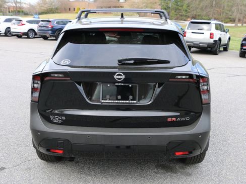 Used 2026 Nissan Kicks SR w/ Cold Weather Package image 4