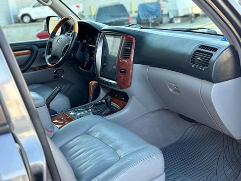 Used 2005 Lexus LX 470 4WD image 23