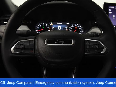 Used 2025 Jeep Compass Limited AWD/4WD image 12