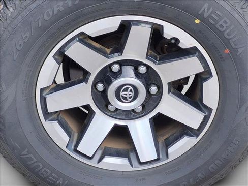 Used 2019 Toyota 4Runner TRD Off-Road AWD/4WD image 16