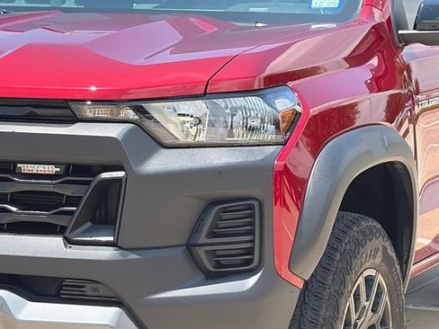 Used 2024 Chevrolet Colorado Trail Boss w/ Technology Package AWD/4WD image 4