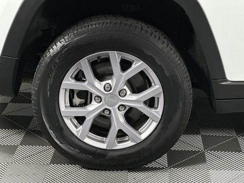 Used 2022 Jeep Grand Cherokee L Limited image 18