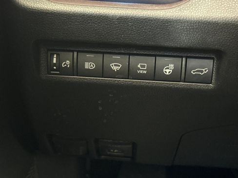 Used 2020 Toyota RAV4 Limited FWD image 38