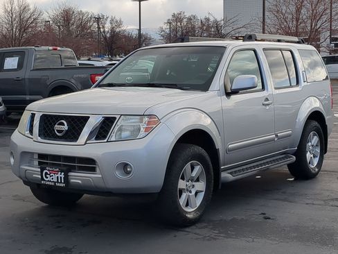 Used 2011 Nissan Pathfinder SV w/ Protection Pkg image 10