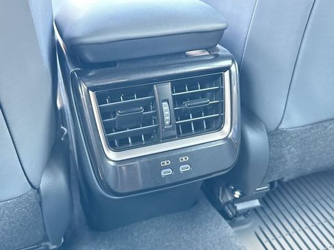 Used 2025 Toyota Crown Signia AWD/4WD image 4