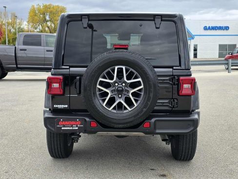 Used 2024 Jeep Wrangler Sahara w/ Technology Group image 7