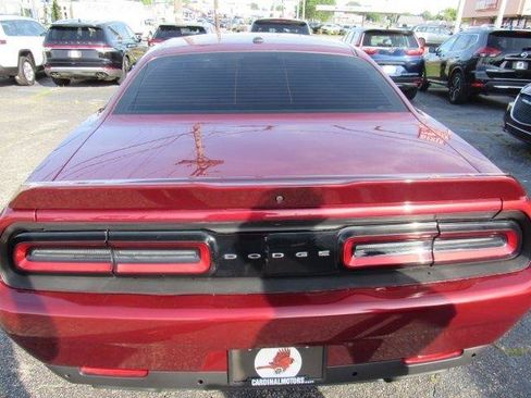Used 2021 Dodge Challenger SXT w/ Driver Convenience Group RWD image 11