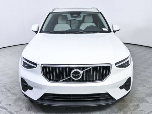 Used 2024 Volvo XC40 B5 Ultimate w/ Protection Package Premier image 37