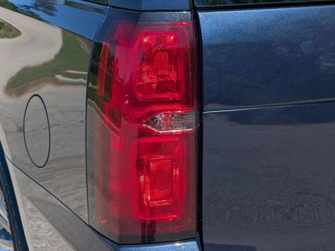 Used 2019 Chevrolet Tahoe Premier AWD/4WD image 13