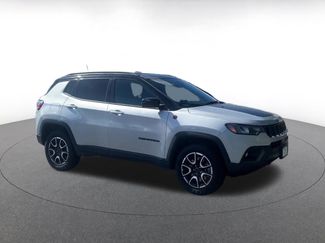 Used 2025 Jeep Compass Trailhawk w/ Trailer Tow Group video 2