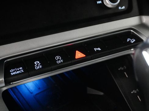 Used 2023 Audi Q3 2.0T Premium Plus w/ Premium Plus Package image 28