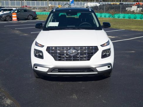 New 2026 Hyundai Venue SEL FWD image 2