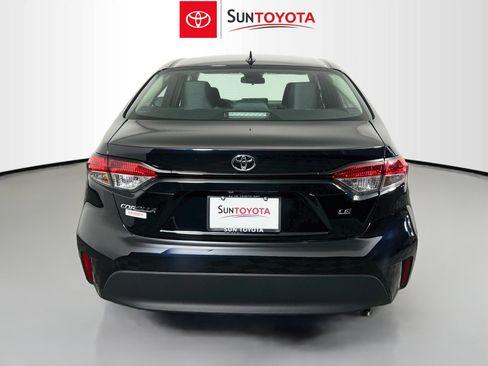 Used 2026 Toyota Corolla LE FWD image 5