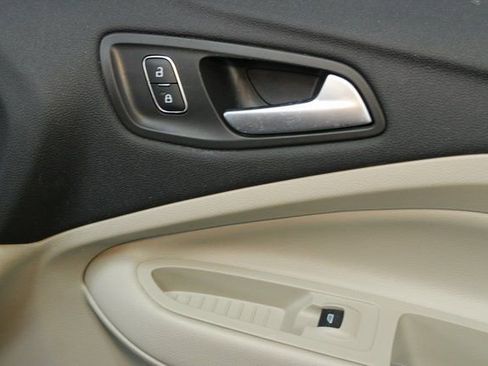 Used 2018 Ford Escape SE image 8