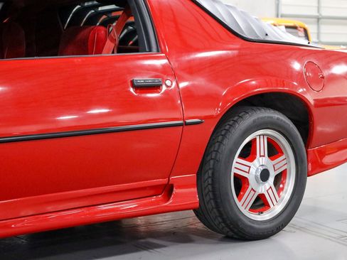 Used 1991 Chevrolet Camaro RS RWD image 16