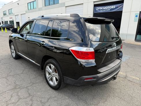 Used 2012 Toyota Highlander Limited w/ Tow Pkg AWD/4WD image 8