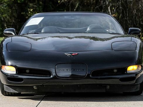 Used 2002 Chevrolet Corvette Convertible w/ Preferred Equipment Group2 image 6