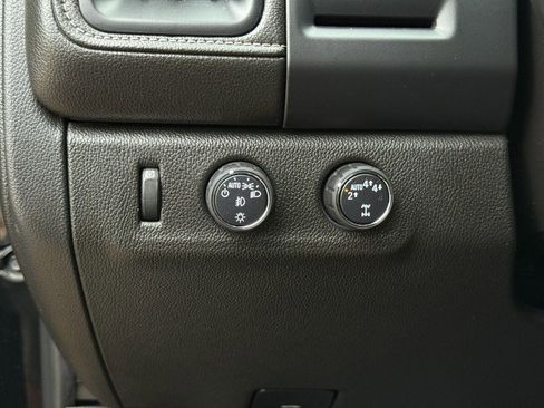 Used 2021 GMC Canyon Denali image 17