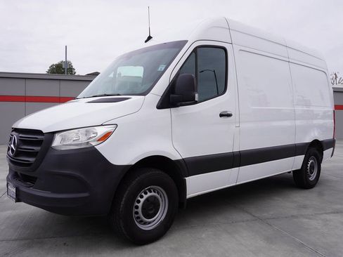 Used 2020 Mercedes-Benz Sprinter 1500 image 4