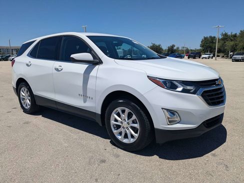 Used 2020 Chevrolet Equinox LT w/ Driver Convenience Package FWD image 2