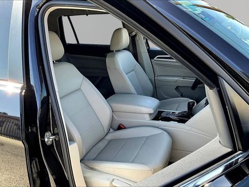 Used 2022 Volkswagen Atlas SE FWD image 32