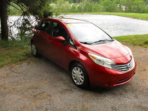 Used 2015 Nissan Versa Note SV FWD image 2